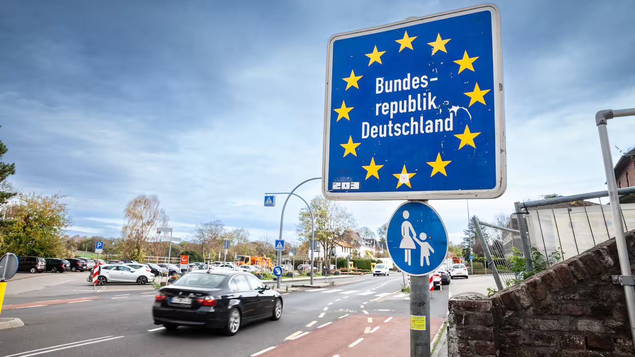 Grens Bundesrepublik Deutschland grensoverschrijdend taxivervoer Emden Leer