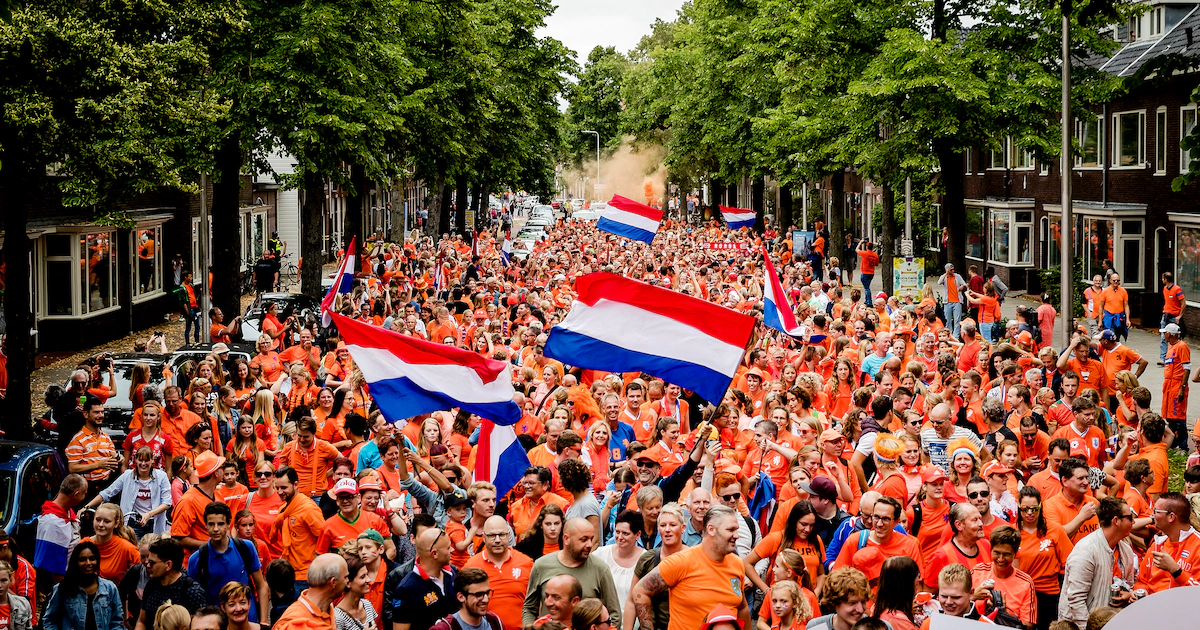 Koningsdag Groningen vervoer oranje feest vrijmarkt